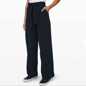 Lululemon Noir True Navy Pant